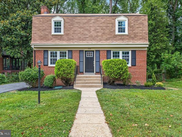 6536 Oakwood Drive, Falls Church VA 22041