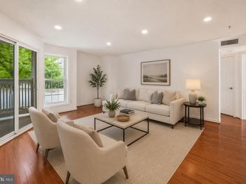 1504 Lincoln Way