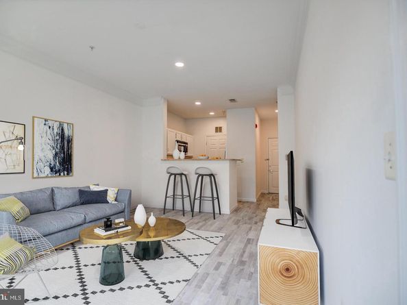 1521 Spring Gate Drive 10102, Mclean VA 22102