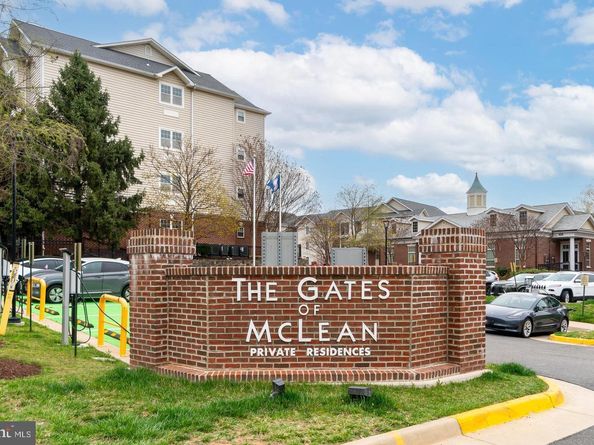 1521 Spring Gate Drive 10102, Mclean VA 22102