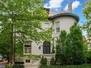 1823 Phelps Place NW