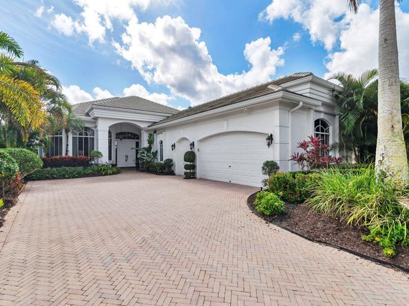 6690 Oakmont Way, West Palm Beach FL 33412