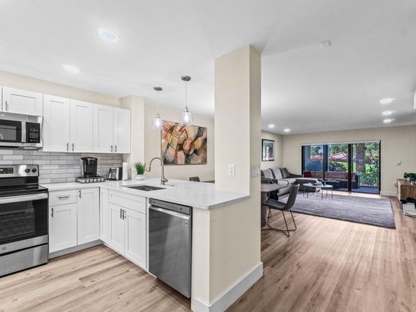 18 Stratford Drive Unit E, Boynton Beach FL 33436