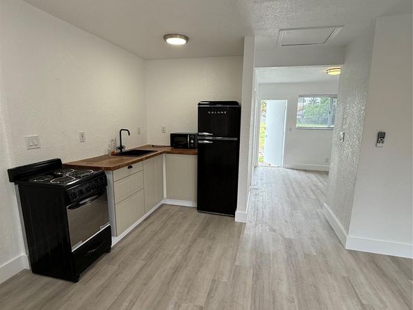 2213 Lincoln St 4, Hollywood FL 33020