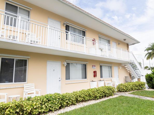 1905 Lake Worth Road, Lake Worth Beach FL 33461