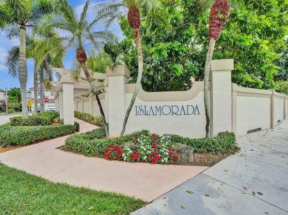 3099 W Buena Vista Dr, Margate FL 33063