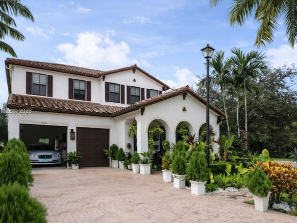 8537 NW 39th Court, Cooper City FL 33024