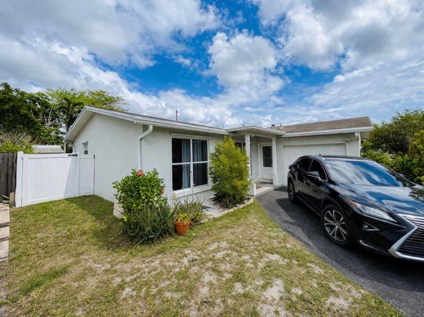 11361 NW 32nd Place, Sunrise FL 33323