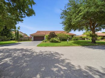 11299 NW 10th Manor