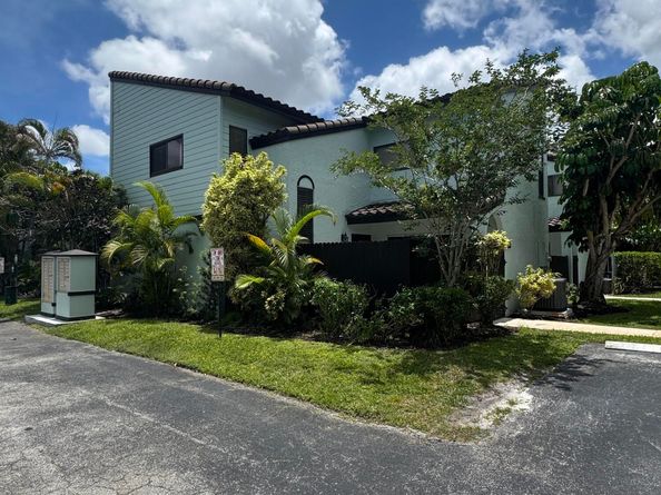 22300 Pineapple Walk Drive, Boca Raton FL 33433