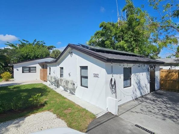 1202 NE 3rd Ave, Fort Lauderdale FL 33304