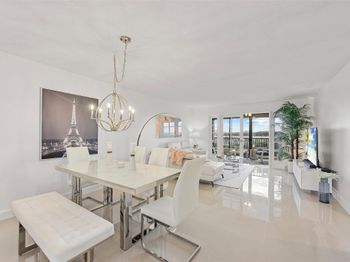 2202 S Cypress Bend Dr