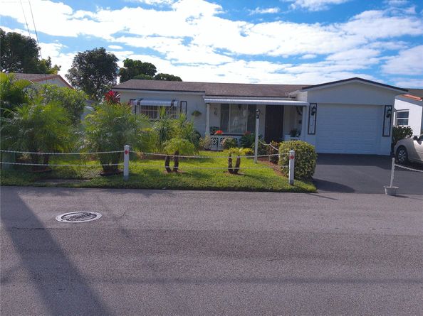 4600 NW 43rd St, Lauderdale Lakes FL 33319