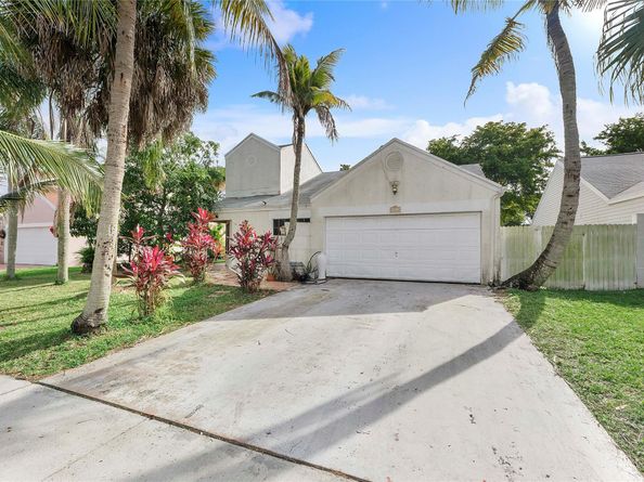 8363 Dynasty Dr, Boca Raton FL 33433