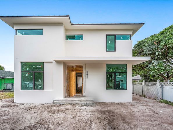 222 SE 5th St, Delray Beach FL 33483