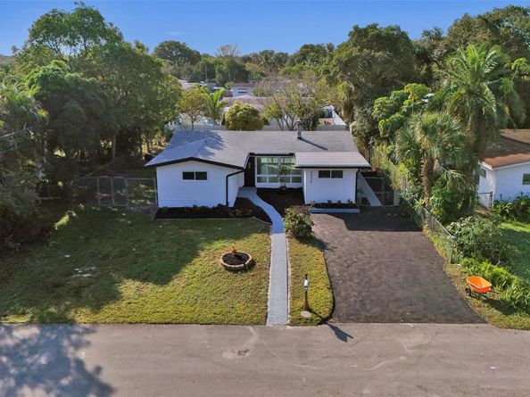 3024 SW 10th St, Fort Lauderdale FL 33312