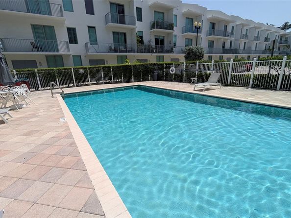 2100 Van Buren St 309, Hollywood FL 33020