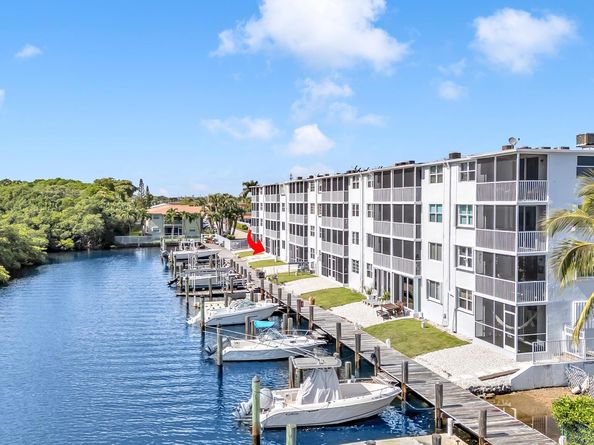 689 NE 6th Court 1090, Boynton Beach FL 33435