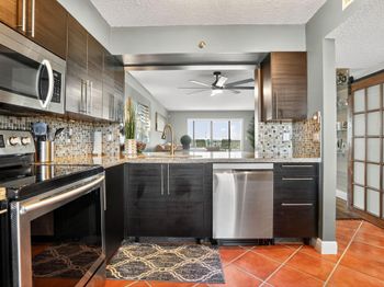 2202 S Cypress Bend Dr