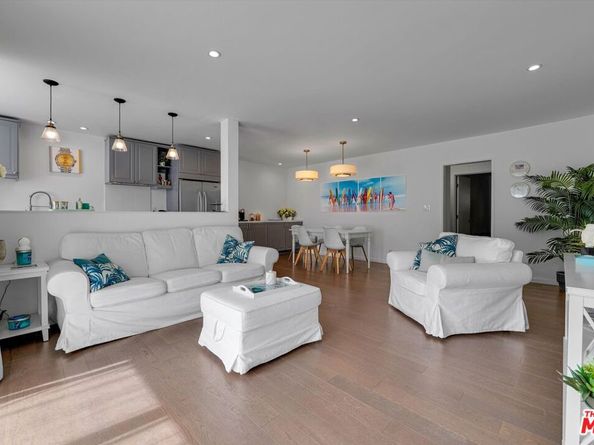 1233 N Laurel Avenue 114, West Hollywood CA 90046