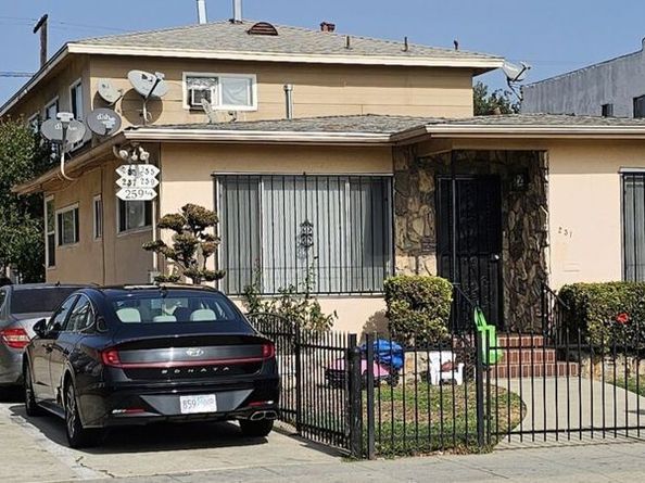 251 W 41st Place, Los Angeles CA 90037