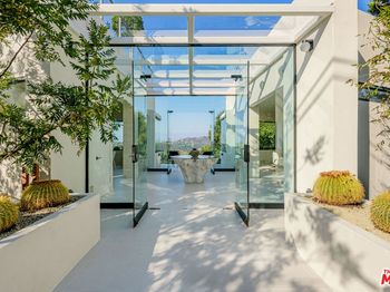 8896 Lookout Mountain Avenue