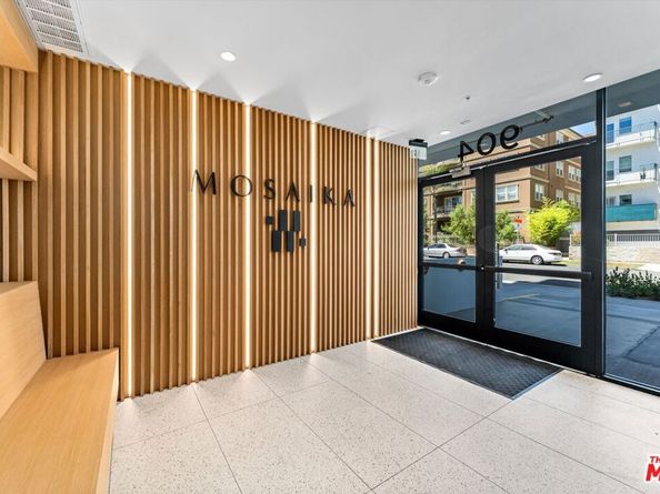 904 S New Hampshire Avenue 202, Los Angeles CA 90006