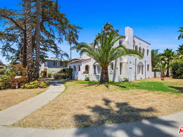 4401 Victoria Park Drive, Los Angeles CA 90019