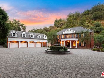 12 Woodlyn Lane