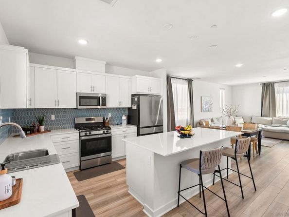 5310 Seacliff Pl 13, San Diego CA 92154