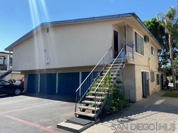 341 Lansing Cir
