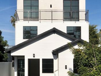 1317 Cabrillo Avenue