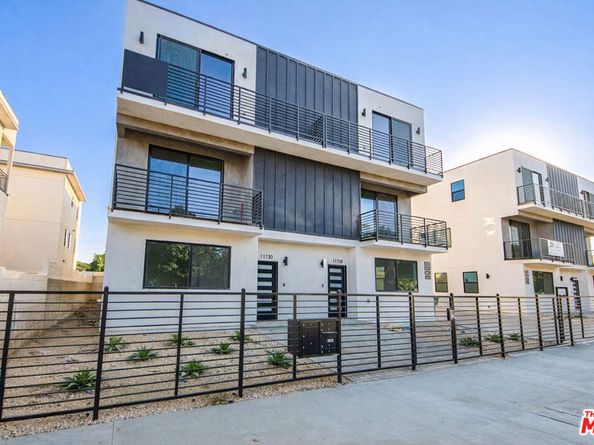 11736 Gilmore Street, North Hollywood CA 91606