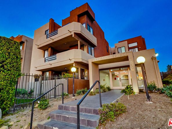 7826 Topanga Canyon Boulevard 210, Canoga Park CA 91304