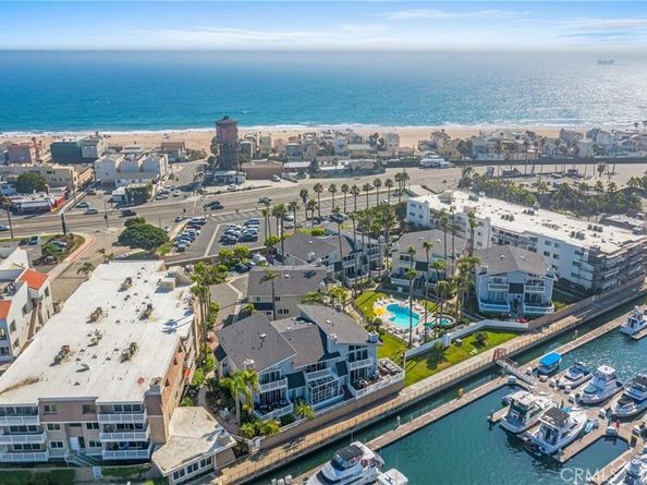 16255 Pacific Cir. 202, Huntington Beach CA 92649