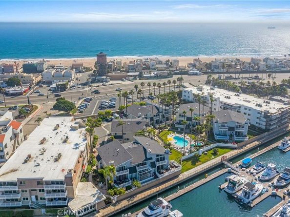 16255 Pacific Cir. 202, Huntington Beach CA 92649