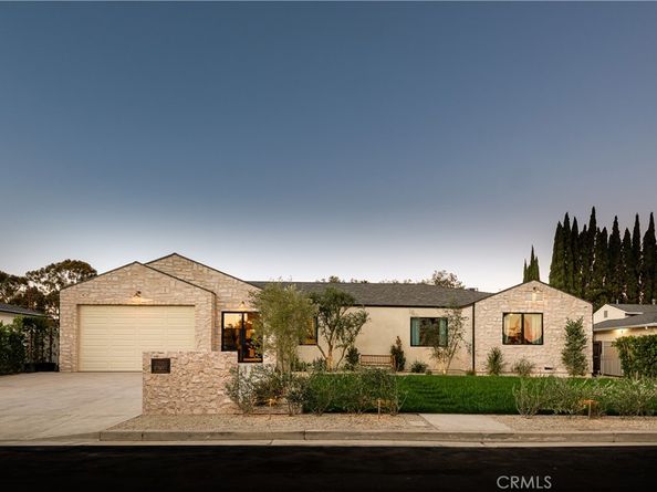 15719 Hartsook Street, Encino CA 91436