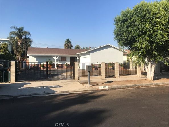 15935 Community Street, North Hills CA 91343