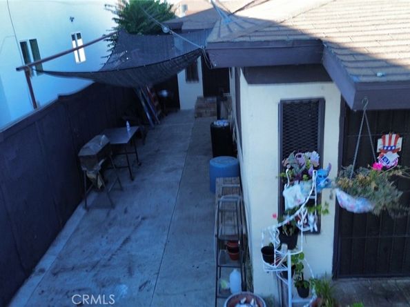 243 E 68th Street, Los Angeles CA 90003