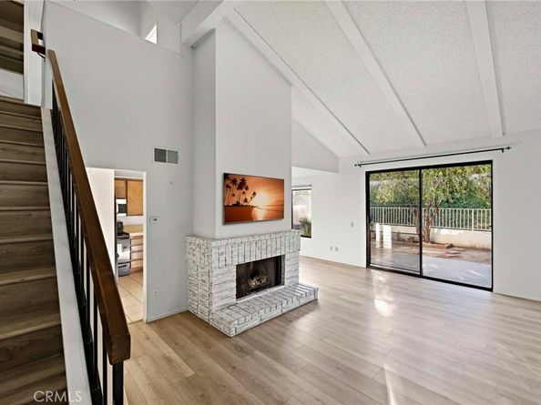 921 Creekside Dr, Fullerton CA 92833