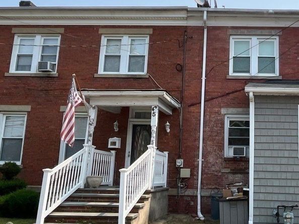 5 Columbia Street, Farmingdale NY 11735