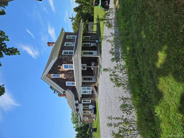 3953 Sound Avenue, Riverhead NY 11901