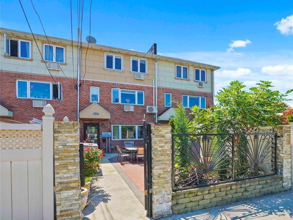 6536 Metropolitan Avenue, Middle Village NY 11379