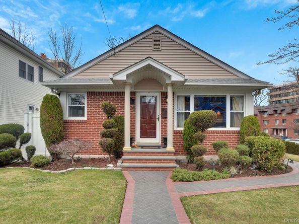 16255 12th Avenue, Whitestone NY 11357