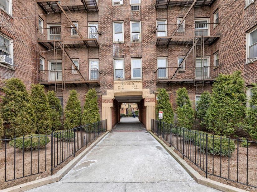 48-35 43 Street 4C, Woodside NY 11377