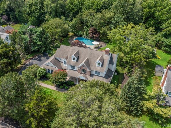 4 Daniel Way, Setauket NY 11733