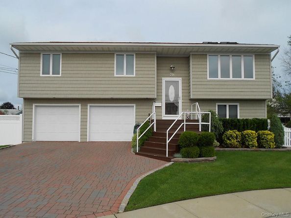 251 Garfield Street, Freeport NY 11520