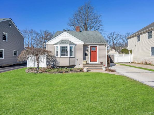 2478 Loft Avenue, Baldwin NY 11510