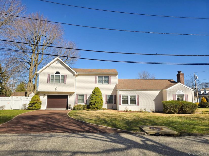 43 Fort Hill Road, Huntington NY 11743
