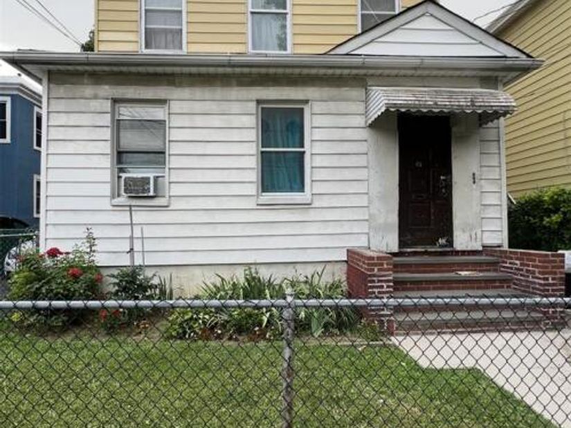 Undisclosed Address #976325, Mount Vernon NY 10550